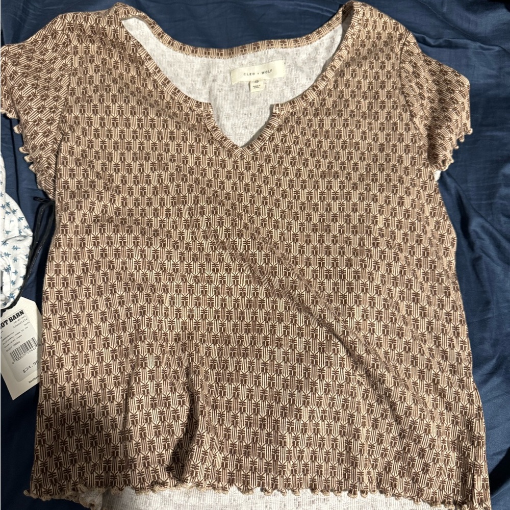 CLEO AND WOLF BROWN AND WHITE TOP SIZE SMALL